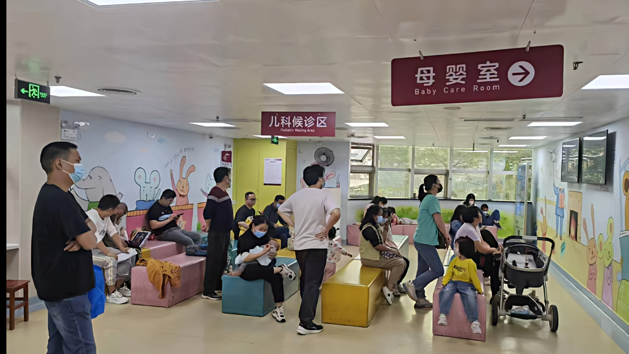 儿科门诊现"堰塞湖"式就诊,医院压力骤增!怎样看病最快?医生建议