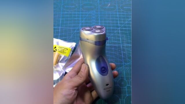 剃须刀电池不耐用?原来自己动手就能更换,方法简单又好用