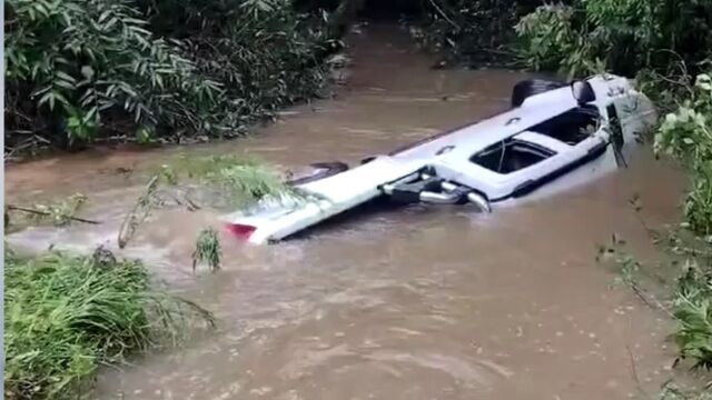 巴西圣保罗州多地遭风暴袭击,两人死亡