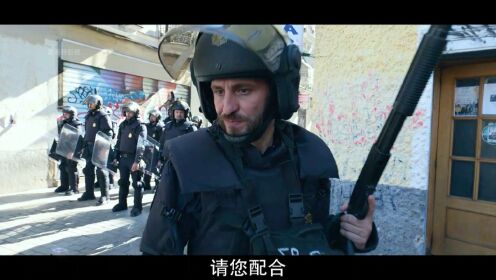 防暴警察作为国家反暴力机构，底线不容挑衅！