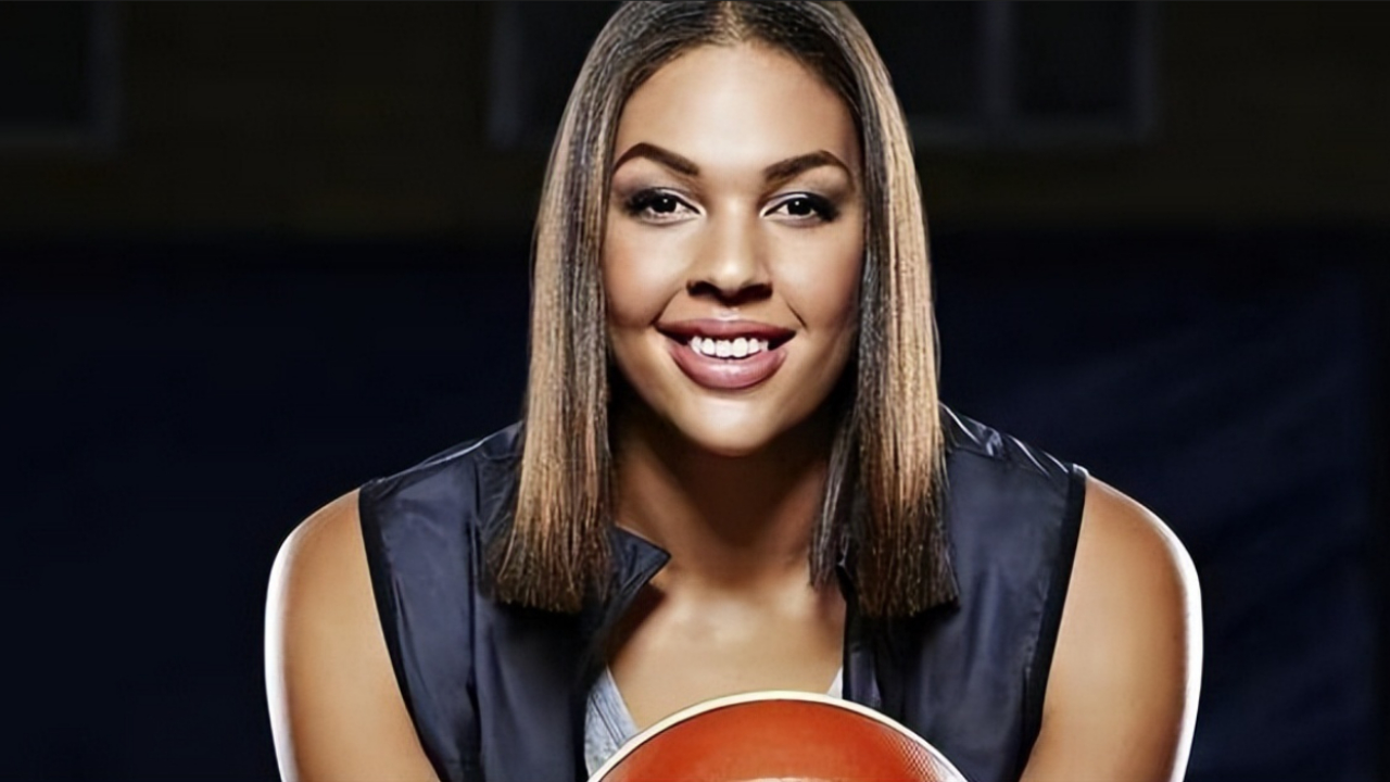 「wcba」坎贝奇用中文说:龙年行大运 表情十分可爱