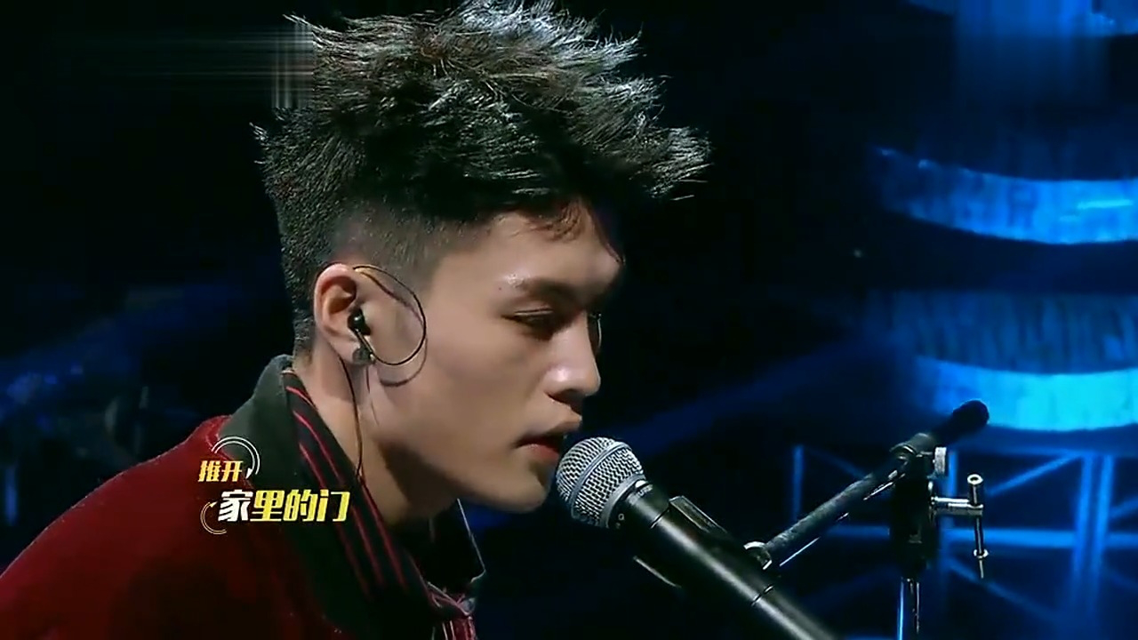 宁桓宇弹唱《心与心》,独特唱法难以忘怀,好听极了