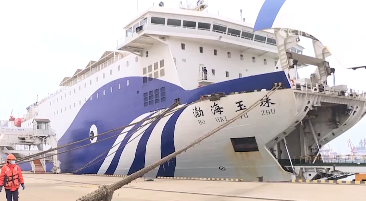 山东烟台:寒潮来袭,省际轮渡全线停航