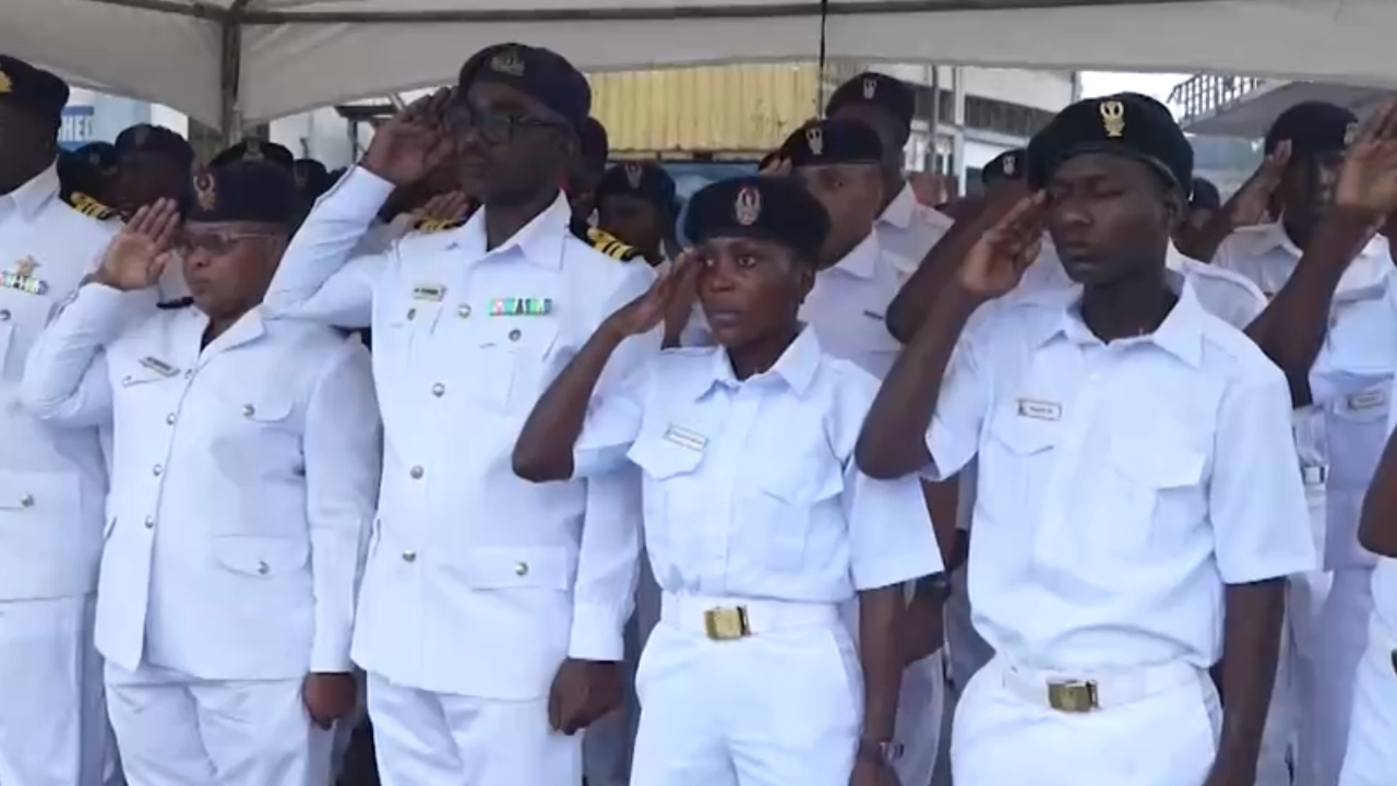 海军第45批护航编队访问坦桑尼亚,对方举行仪式,隆重欢迎