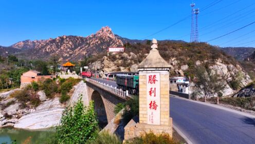 十八盘(g207)乌海线平山段宛如一条巨龙,在壮丽的群山之间盘旋而上.