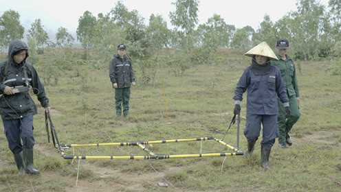 第12集（上）直击老挝扫雷娘子军 150年才能彻底清除未爆弹