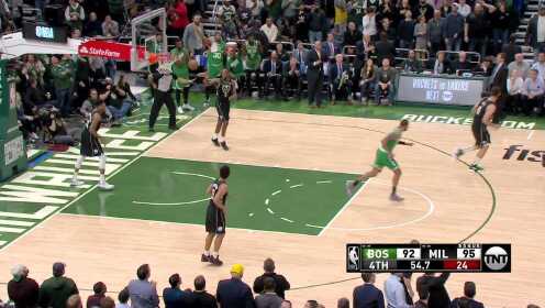 《NBA全场集锦》【得分】燃爆球馆！霍福德三分强势追平米德尔顿轻松对飙不给机会