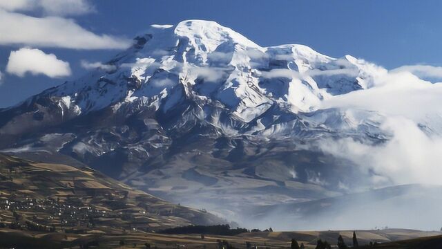 厄瓜多尔钦博拉索山成距地心最远高峰 比珠峰远2000米