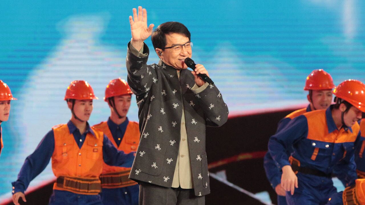 成龙大哥再唱《壮志在我胸》,歌声满满能量_综艺_高清1080p在线观看