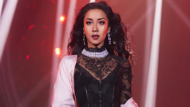 【舞台】吉克隽逸超飒演绎《彩色的黑》,出道首支金曲再现