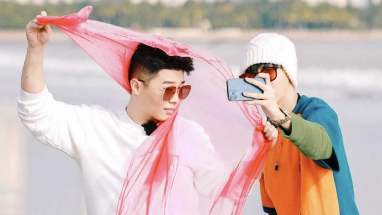 白冰周九良秦霄贤海边拍摄"偶像剧"_综艺_高清1080p在线观看平台_腾讯