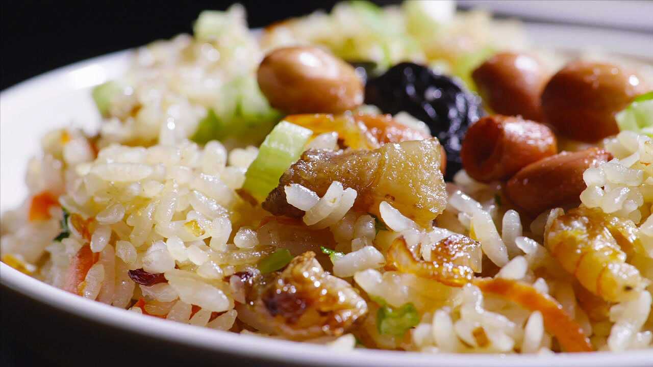《向着宵夜的方向》合集_《向着宵夜的方向》合集_口水狂飙!米饭粒粒分明,鲜香四溢料超足,这碗泉州咸饭真的太经典了_高清完整版视频在线观看_腾讯视频