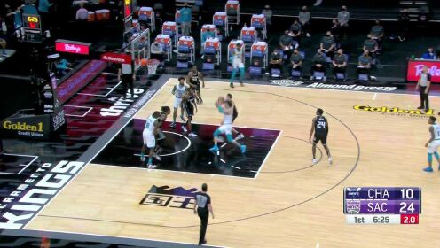 《NBA全场集锦》不得不爱这小伙子 球弟潇洒突破低手上篮