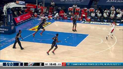 《NBA全场集锦》威少开局很出色 招牌突破取分轻松