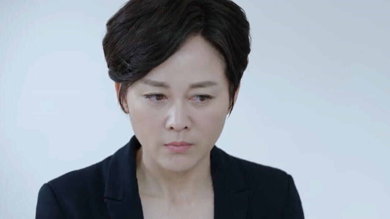 《谍海追踪》第三十五集01:园丁告诉韩萍杰森是一个危险人物,还表示对