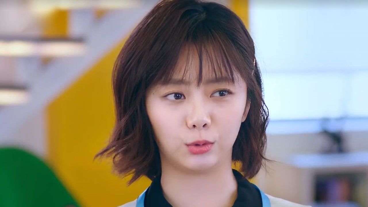 《浪花一朵朵》第23集03:云朵上班巧遇向阳阳,云朵提出给向阳阳化妆的