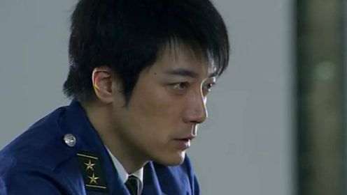 《东京生死恋》第二十二集03： 在东京警视厅，李澈见到了扣子的骨灰盒子