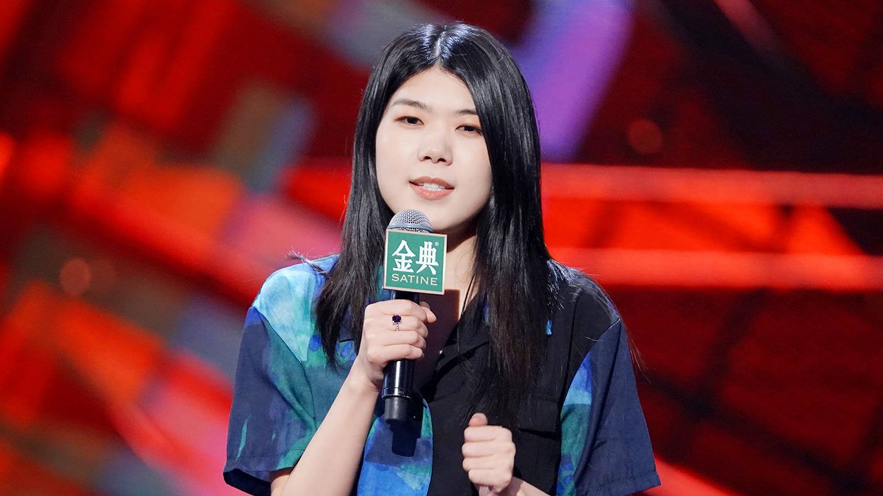 脱口秀4→年度七强经典段子回顾_【杨笠纯享】多大都要在长辈饭局表演节目_综艺_高清完整版视频在线观看_腾讯视频