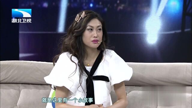 李卉现场表演《琵琶语》