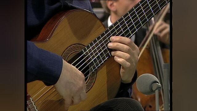 Rodrigo: Concierto de Aranjuez for Guitar and Orchestra  III. Allegro gentile