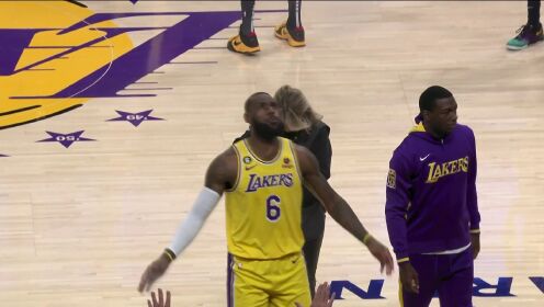 《洛杉矶湖人》 【回放】NBA常规赛：步行者vs湖人第1节中文解说回放