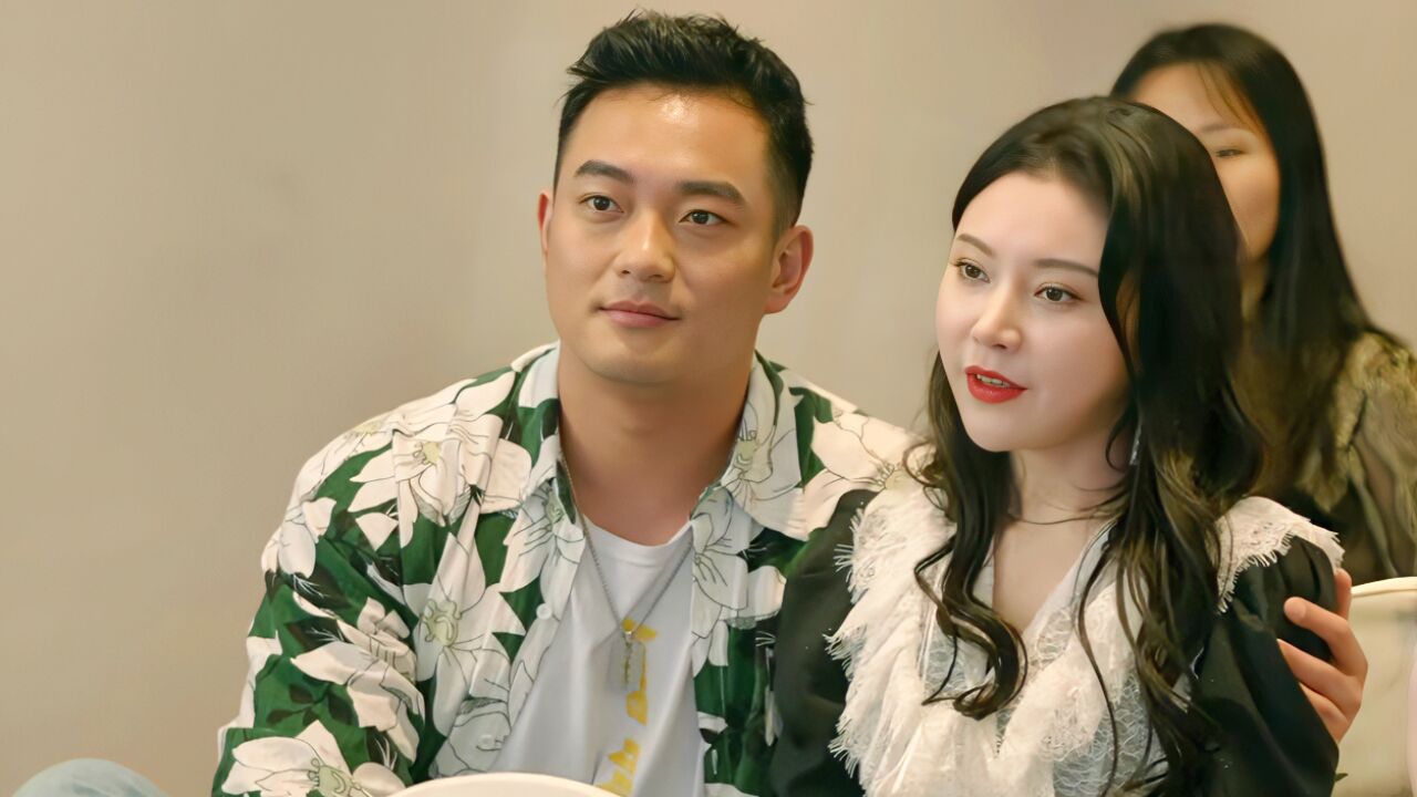 针锋相对!废柴女侠拍卖会气炸绿茶