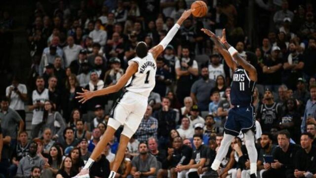 欧文vs马刺集锦 全场22+6关键时刻连得5分