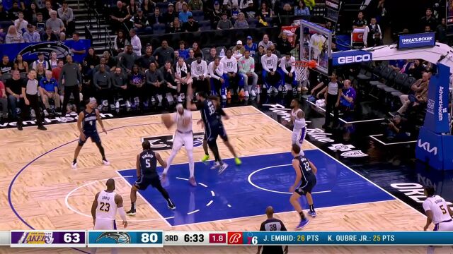 戴维斯制霸篮下四个回合连取八分