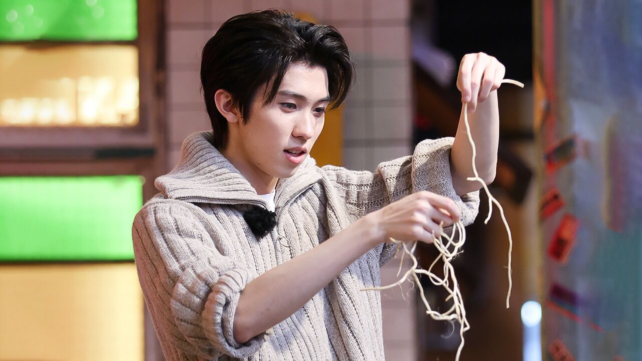 林墨推荐菜是折耳根蘸白糖##平衡流水席吃播大赏##平衡大作战