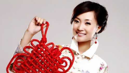 手:龚玥0:06:33《北京欢迎你》开场小女孩女大十八变,蔡依林依旧美丽