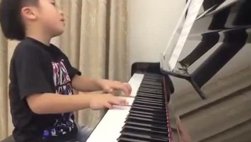 震惊外国人的五岁钢琴神童 这手速也是没谁了