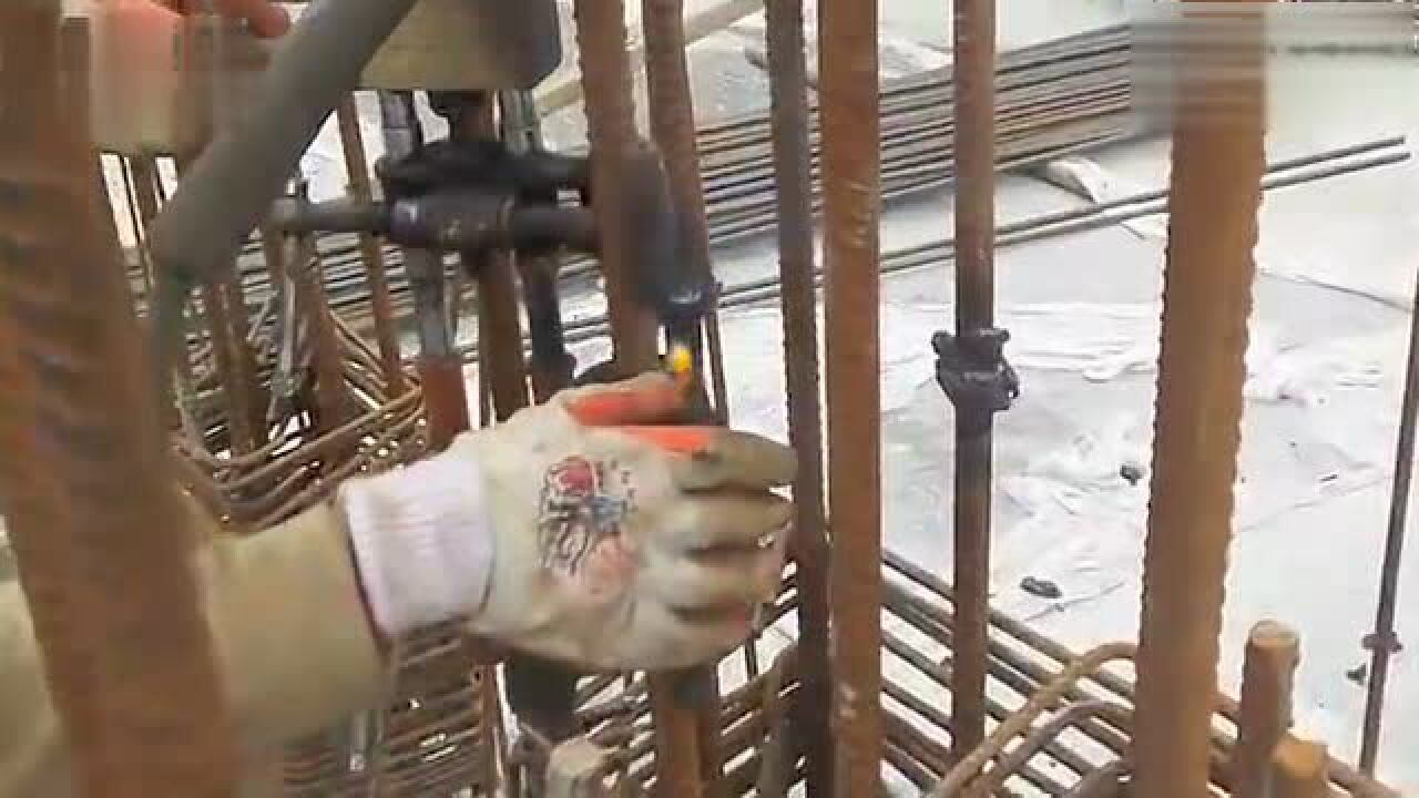 给你们近距离看看电渣压力焊是怎么焊接的_高清1080P在线观看平台_腾讯视频