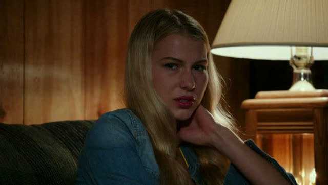 四分钟看完海狸变丧尸袭击美女的恐怖片僵尸海狸