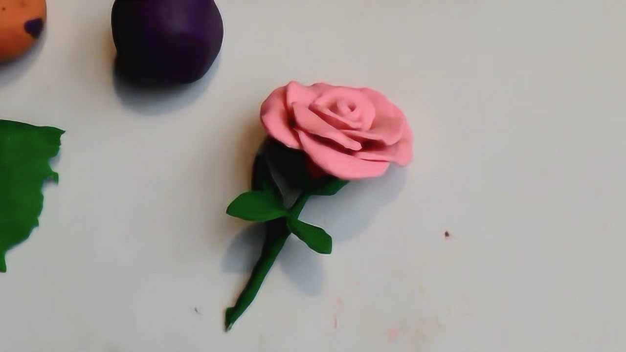 橡皮泥手工制作教你做一朵玫瑰花