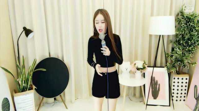 美女主播薇薇安翻唱一首刀马旦好听