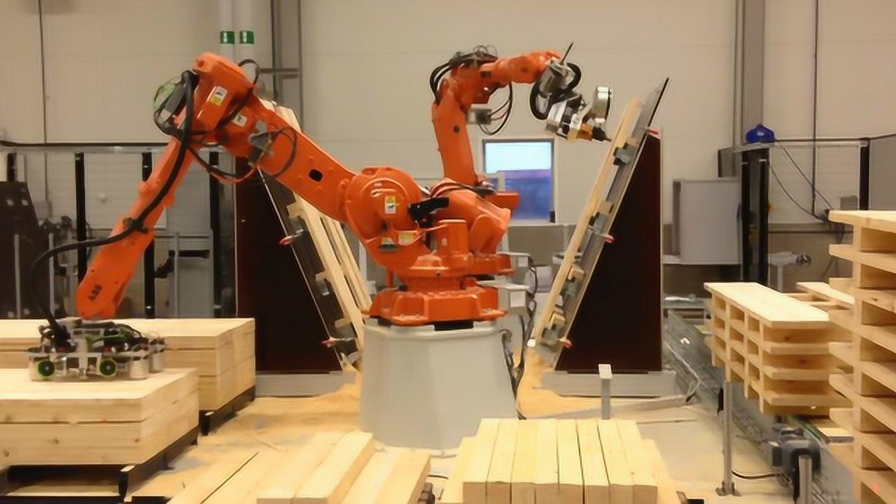 看先进的abb工业机器人是如何执行木材加工任务的太先进了