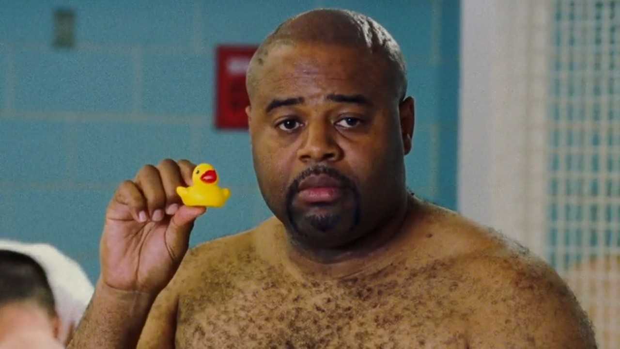 找了很久的手拿小鸭子的表情包原来还是监狱里面的头头呢