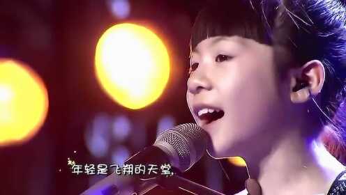 9岁女孩唱《蝴蝶飞呀》，天籁之音震撼全场，韩磊激动的当场吟诗