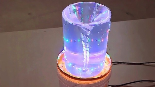 国外牛人diy水漩涡永动机,这是什么原理呢?