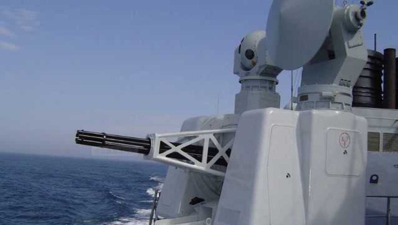 红海行动中的054a护卫舰大放异彩让人眼前一亮的1130近防炮