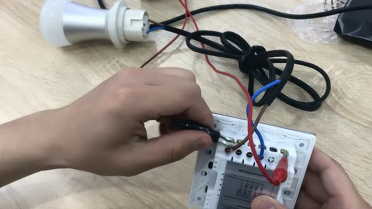 墙面开关安装视频_腾讯视频