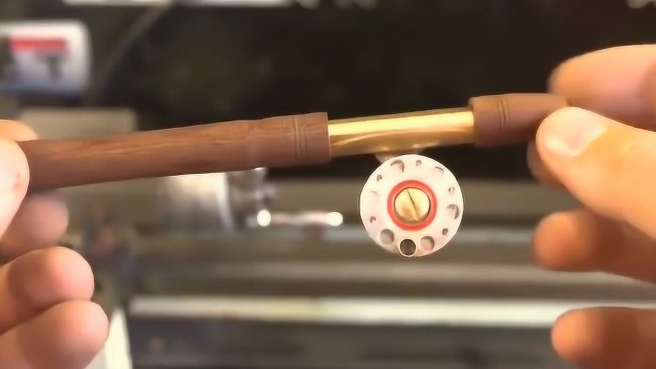钓友用废旧硬盘制作鱼线轮,这自制抛竿我给100分!