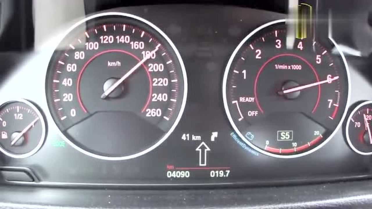 宝马335i,高速公路上加速演示,很平顺