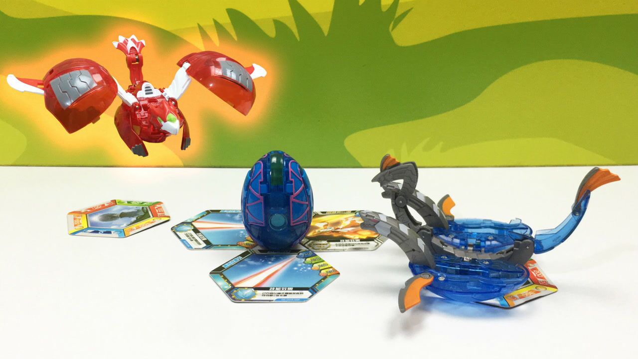 《玩具》哆啦盒子玩具乐园 爆兽猎人玩具蛋裂空赤鹰vs三首蛟龙爆裂