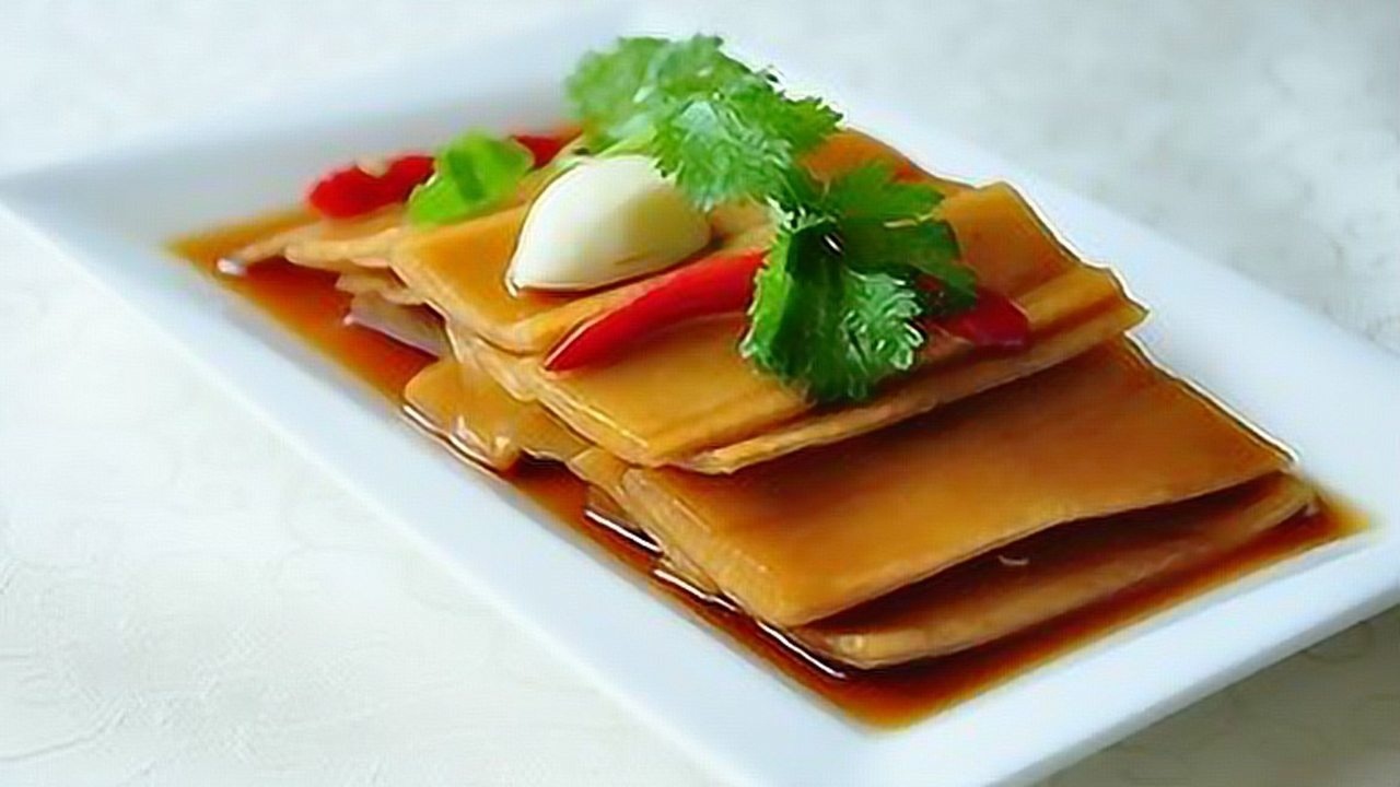 饭店密不外传的泡萝卜皮秘方,酸辣爽脆,今天泡明天就能吃.