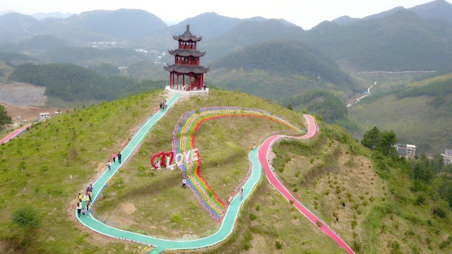 贵州偏僻山区,花了100多万打造免费旅游景区,真是太美了