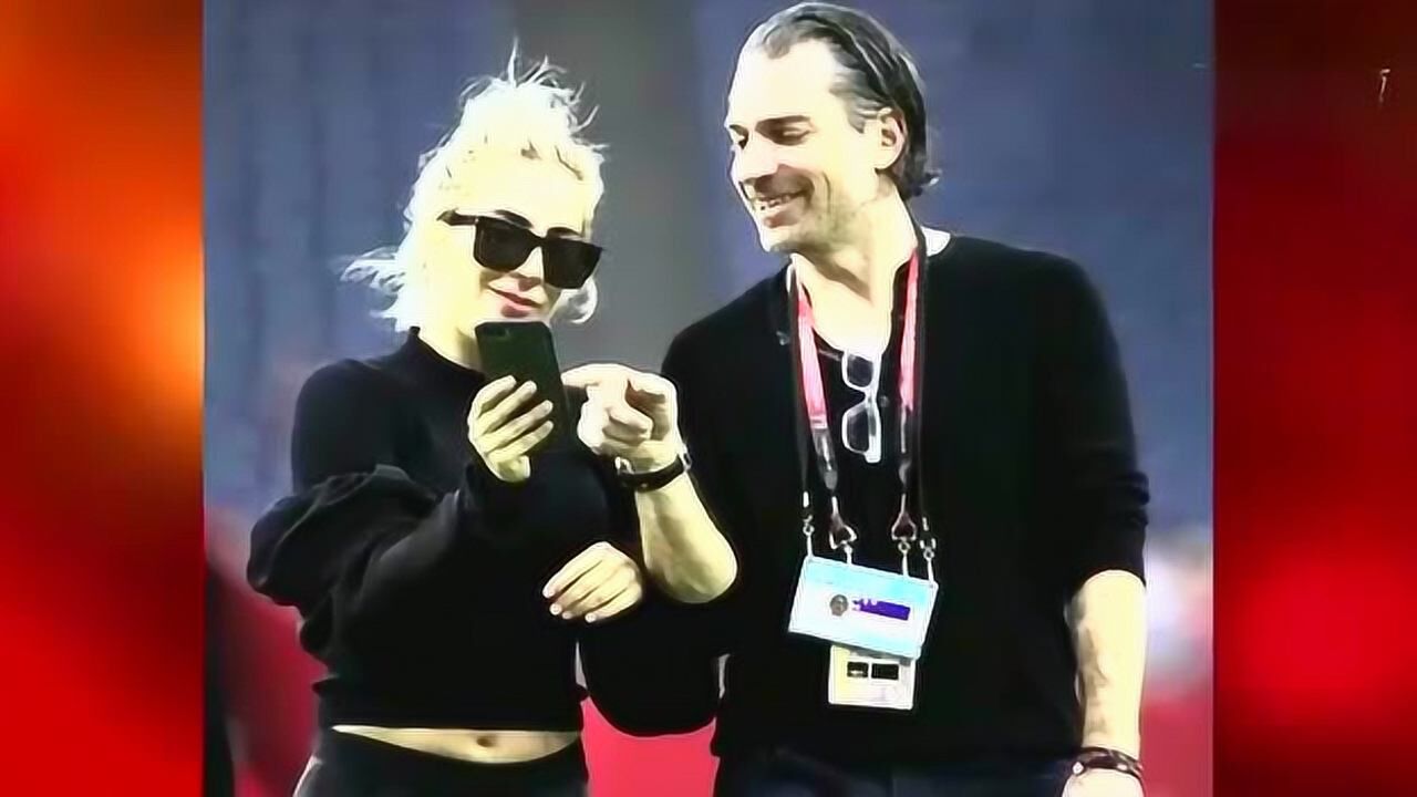 ladygaga公开新恋情男友竟然是自己的经纪人