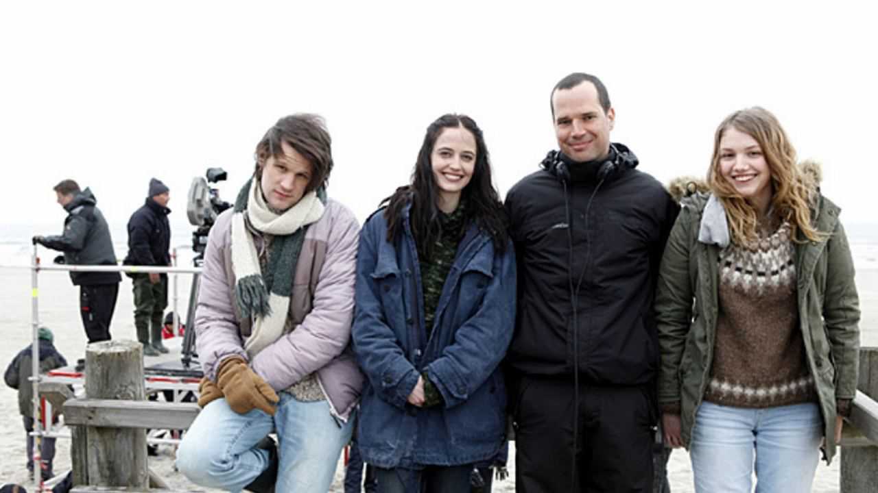 Ева Грин Кормит Грудью Ребёнка – Чрево 2010