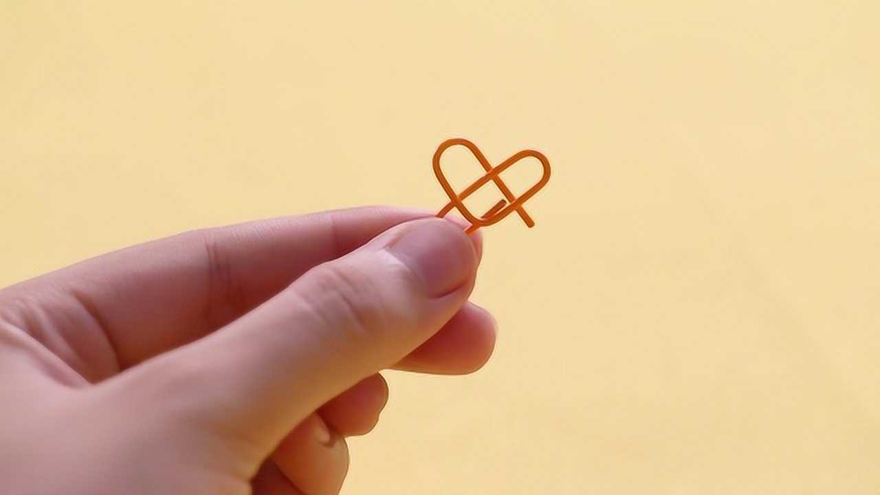 回形针除了做成爱心书签还能这么用那么小巧还真解决不少烦恼