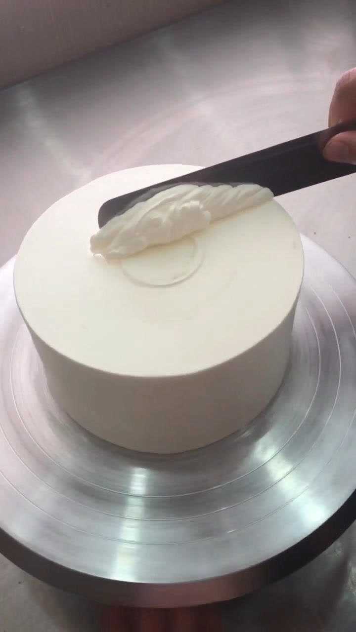 蛋糕抹面一刀收教程,6寸蛋糕,夹心200g左右奶油